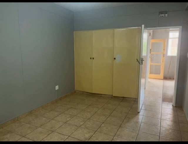 5 BEDROOM APARTMENT FOR SALE IN SUNNYSIDE